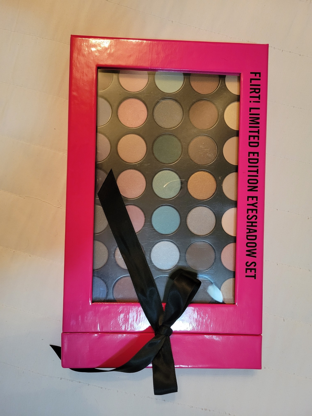 Limited Edition Eyeshadow Palette - Assorted Pink Case